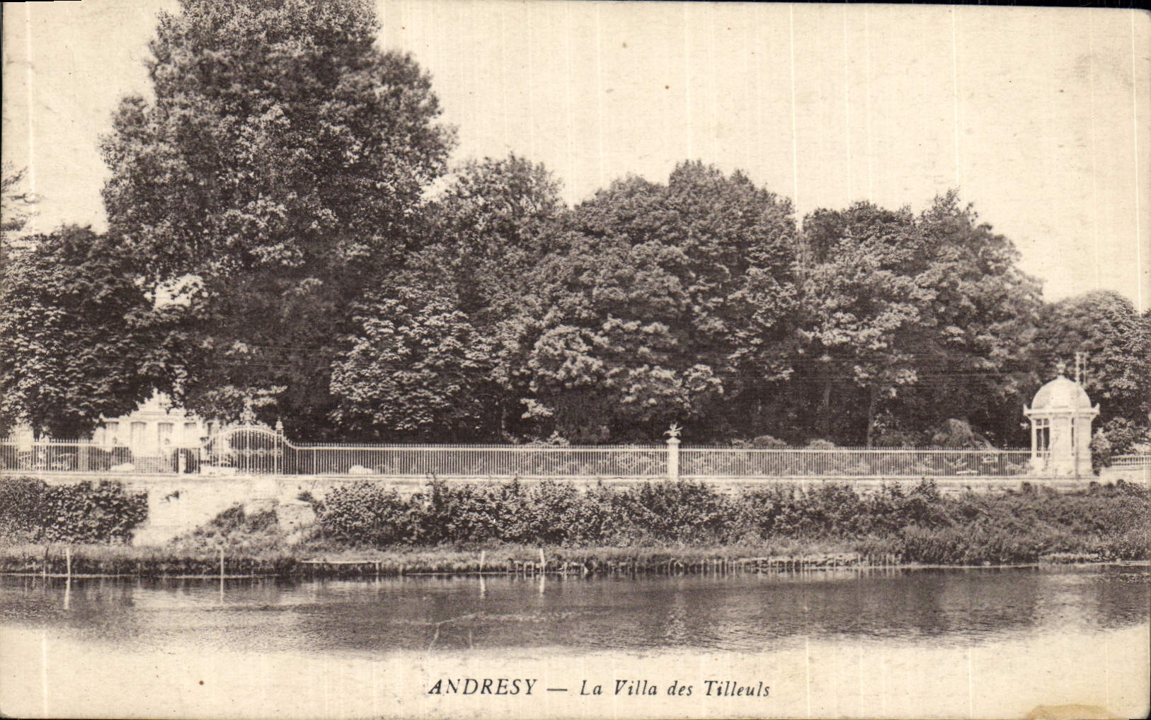 CPA Andresy La Villa des Tilleuls