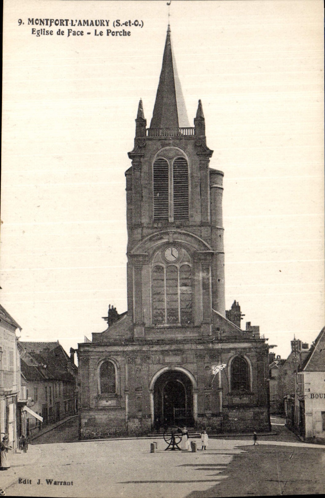 CPA Montfort L'Amaury (S et O) Eglise de Face Le Perche