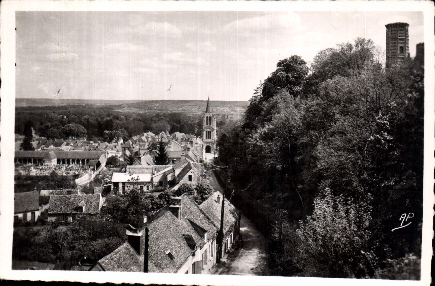 CPA Montfort l'Amaury (S et O) Vue generale