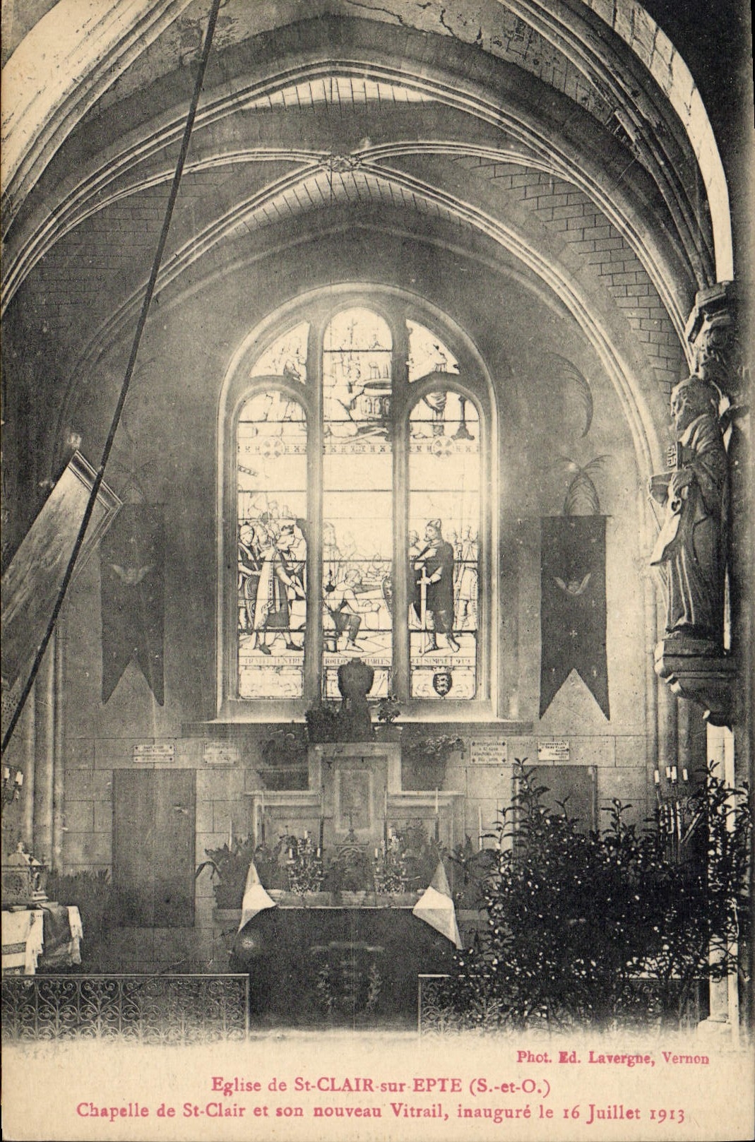 CPA Eglise de St Claire sur Epte (S et O) Chapelle de St Claire et son nouveau Vitrail Inaugure le 1