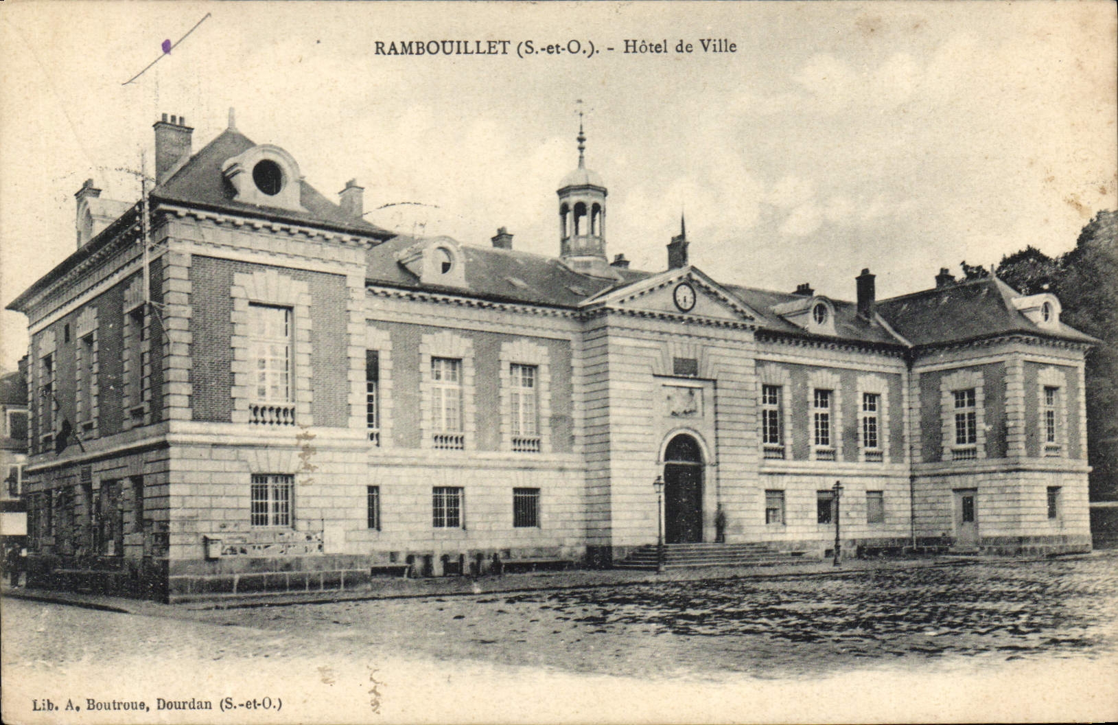 CPA Rambouillet (S et O) Hotel de Ville