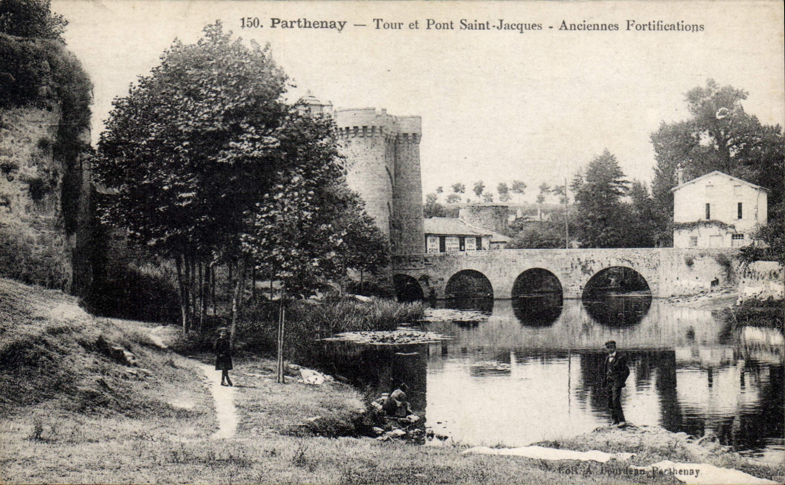 CPA Parthenay Tour et Pont Saint Jacques Anciennes Fortifications