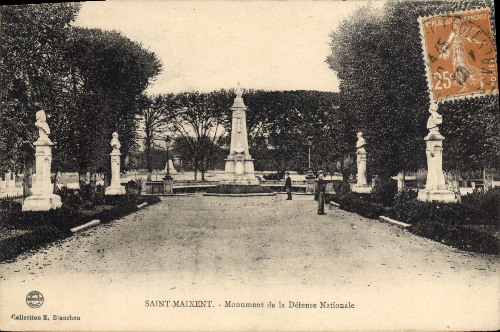 CPA Saint Maxient Monument de la Defense Nationale