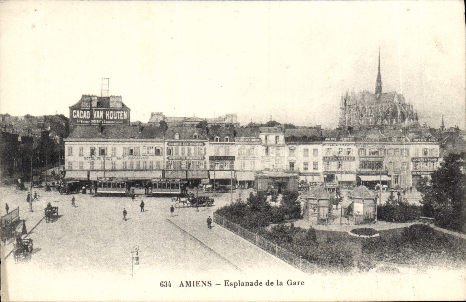 CPA Amiens Esplanade de la Gare