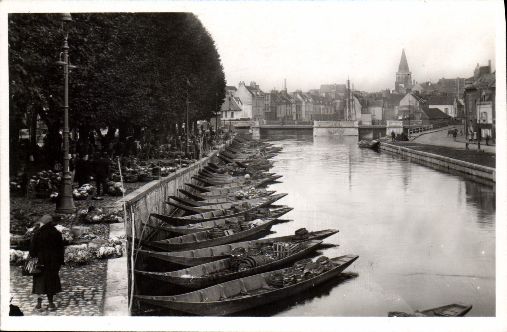 CPA Amiens (Somme) Le Marche sur l'eau
