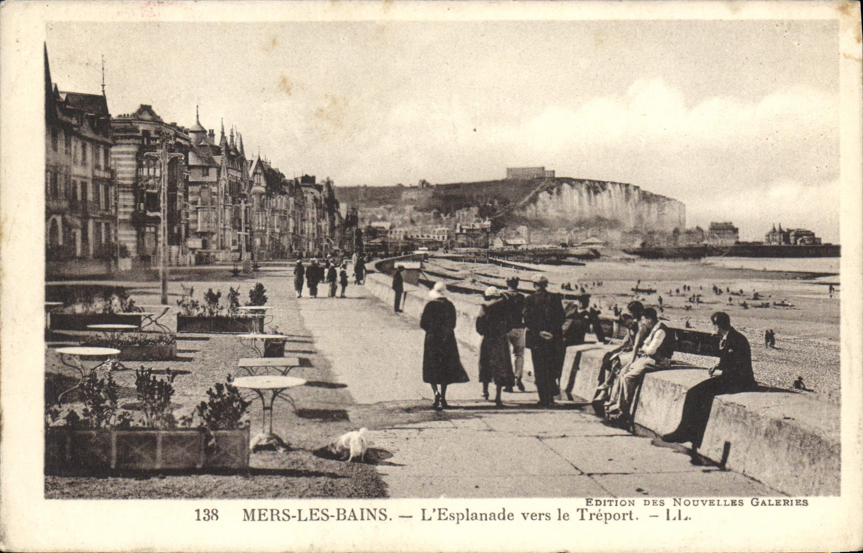 CPA Mers les Bains L'Esplannade vers le Treport