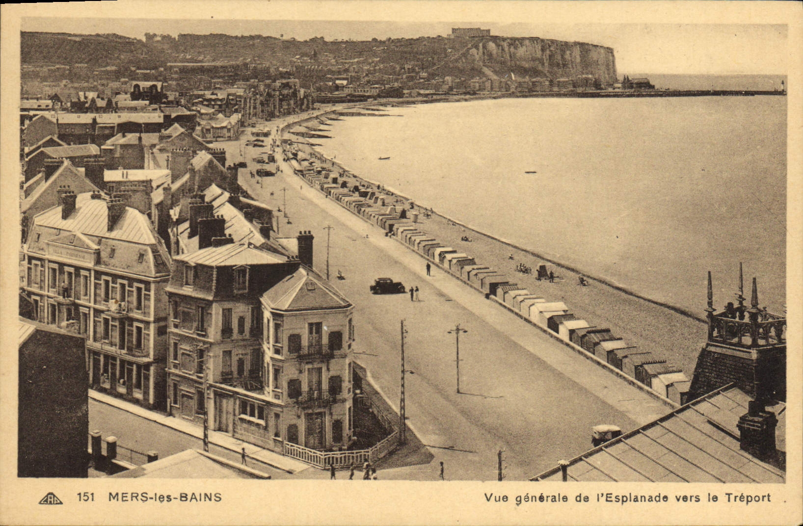 CPA Mers les Bains Vue generale de l'Esplanade vers le Treport
