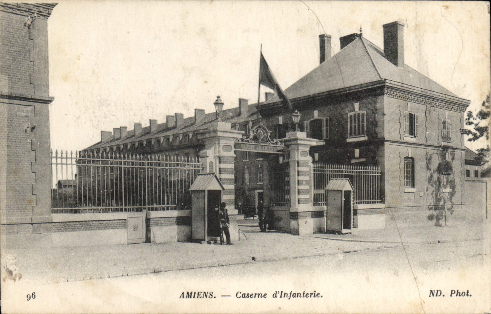 CPA Amiens Caserne d'Infanterie