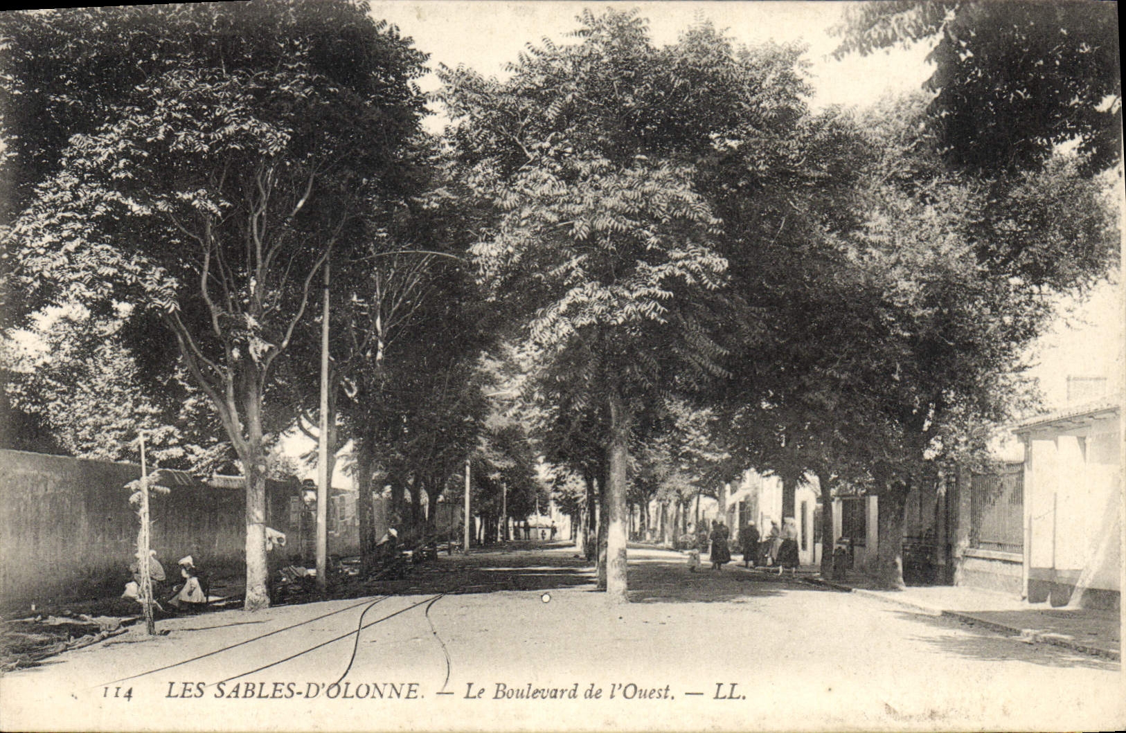 CPA Les Sables D'Olonne Le Boulevard de l'Ouest