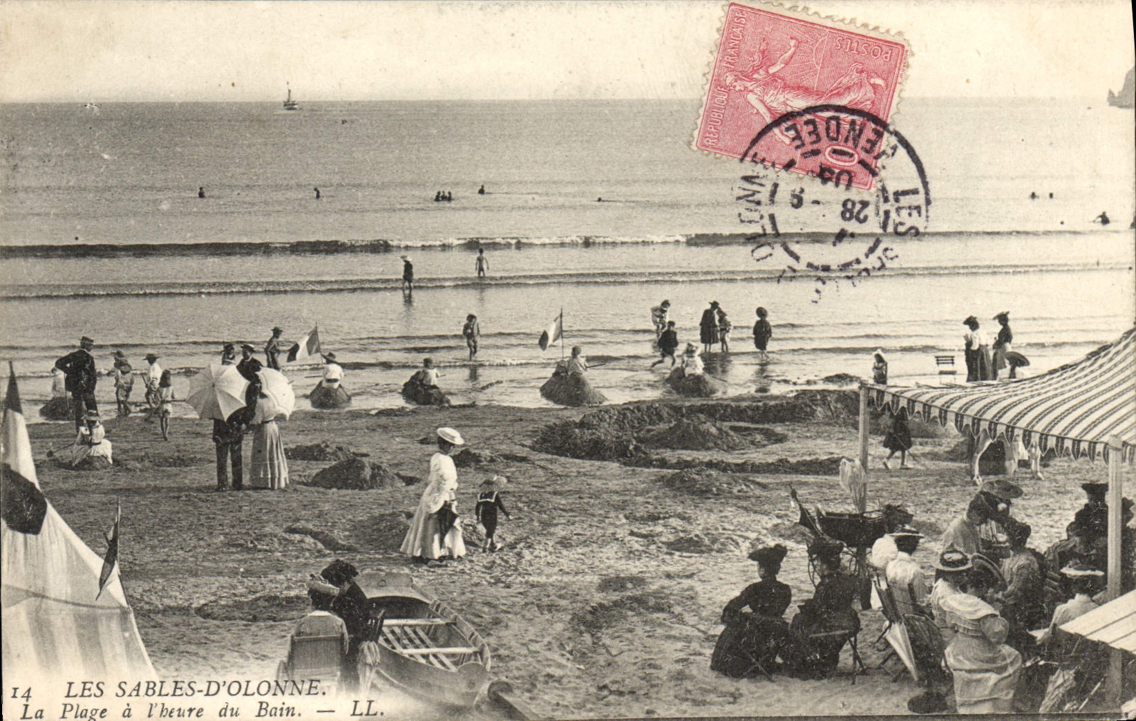 CPA Les Sables D'Olonne La Plage à l'heure du Bain