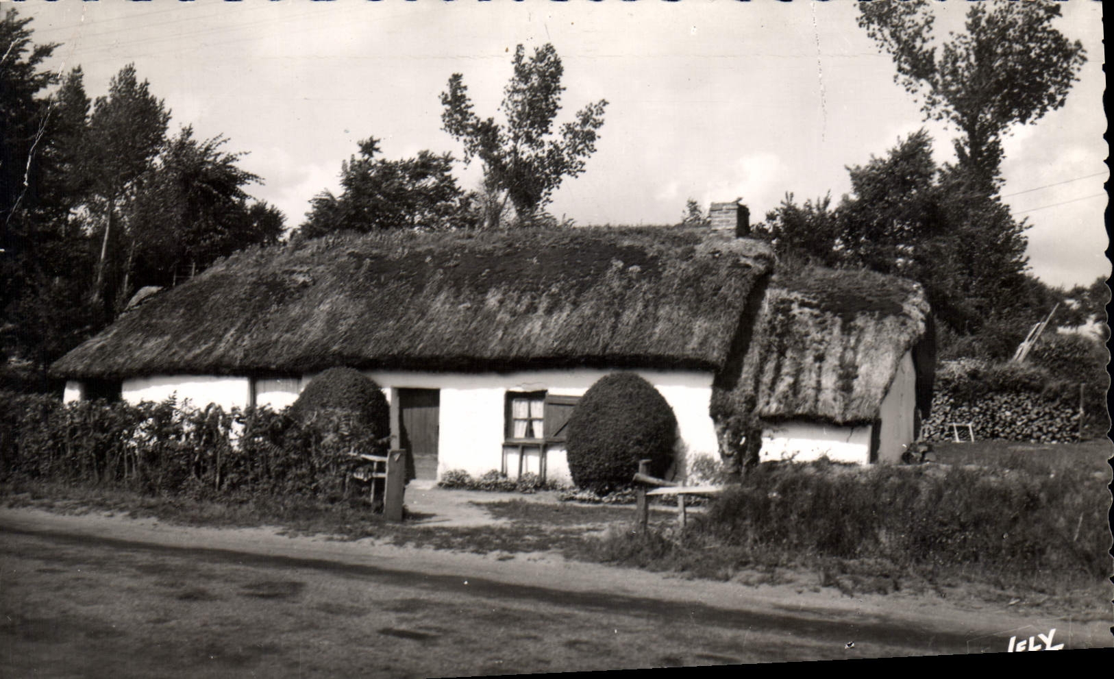 CPA Au Pays de Monts Une des dernieres Bourines du pays Maraichin 