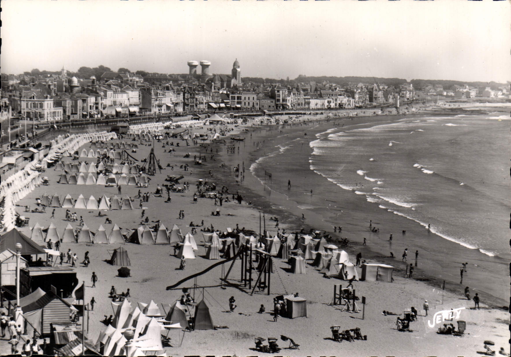 CPSM Les Sables D'Olonne Vendee La Plage 