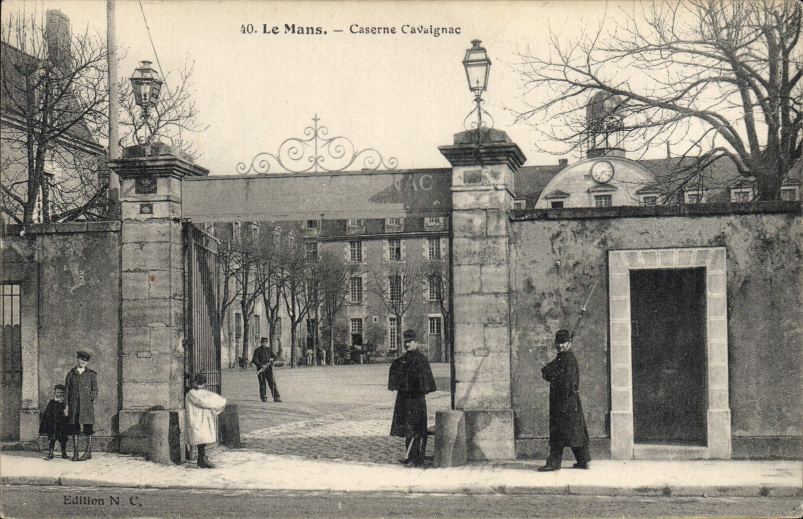 CPA Le Mans Caserne Cavaignac 