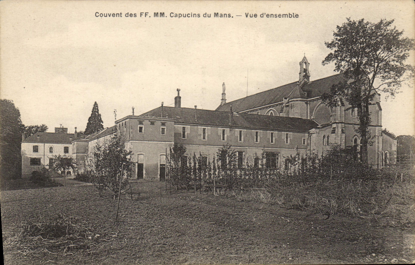 CPA Couvent des F F M M Capucins du Mans Vue d'ensemble 