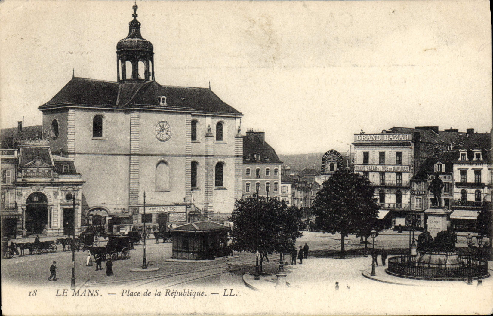CPA Le Mans Place de la Republique 