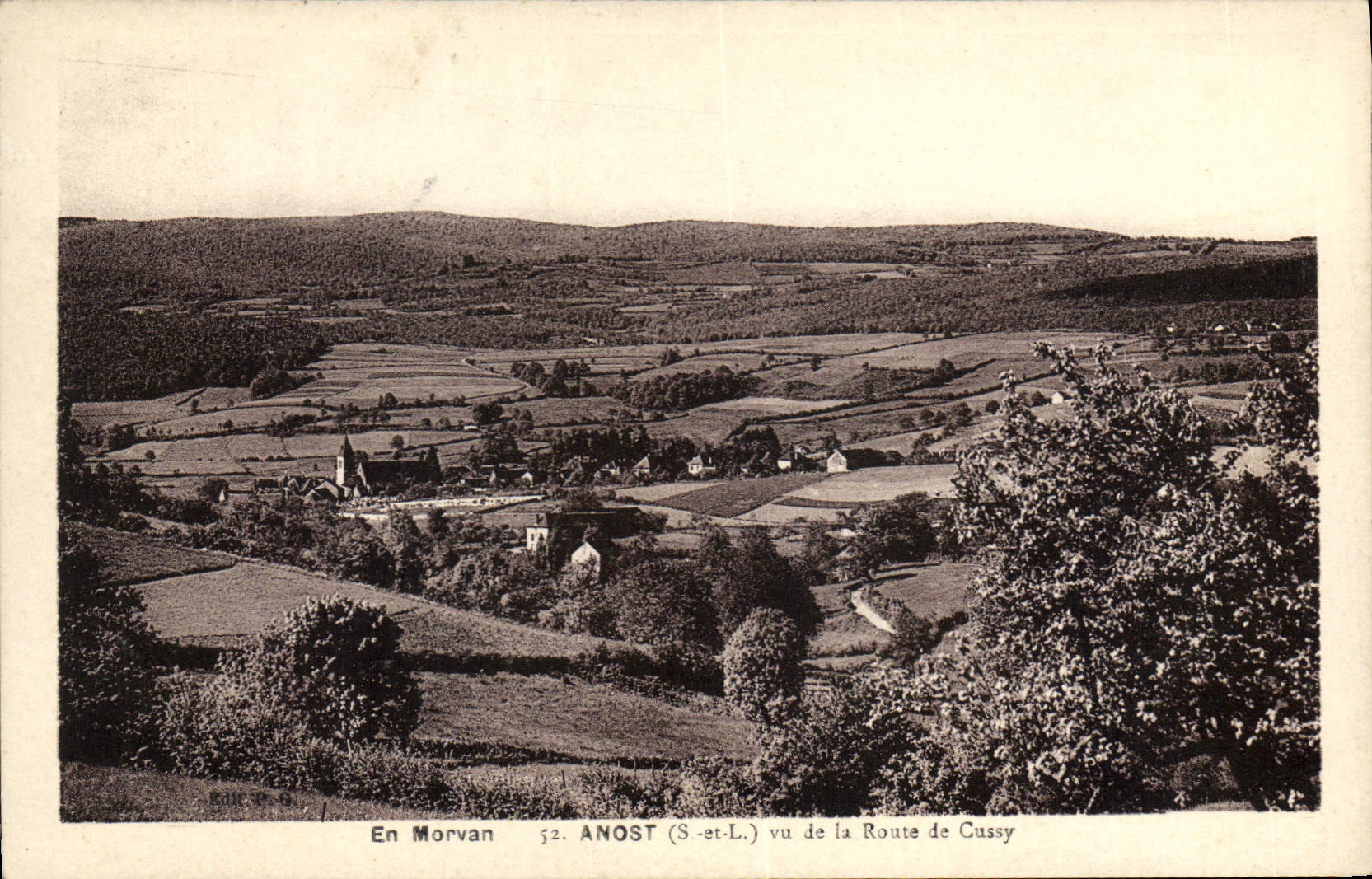 CPA En Morvan Anost S et L vu de la Route de Cussy 