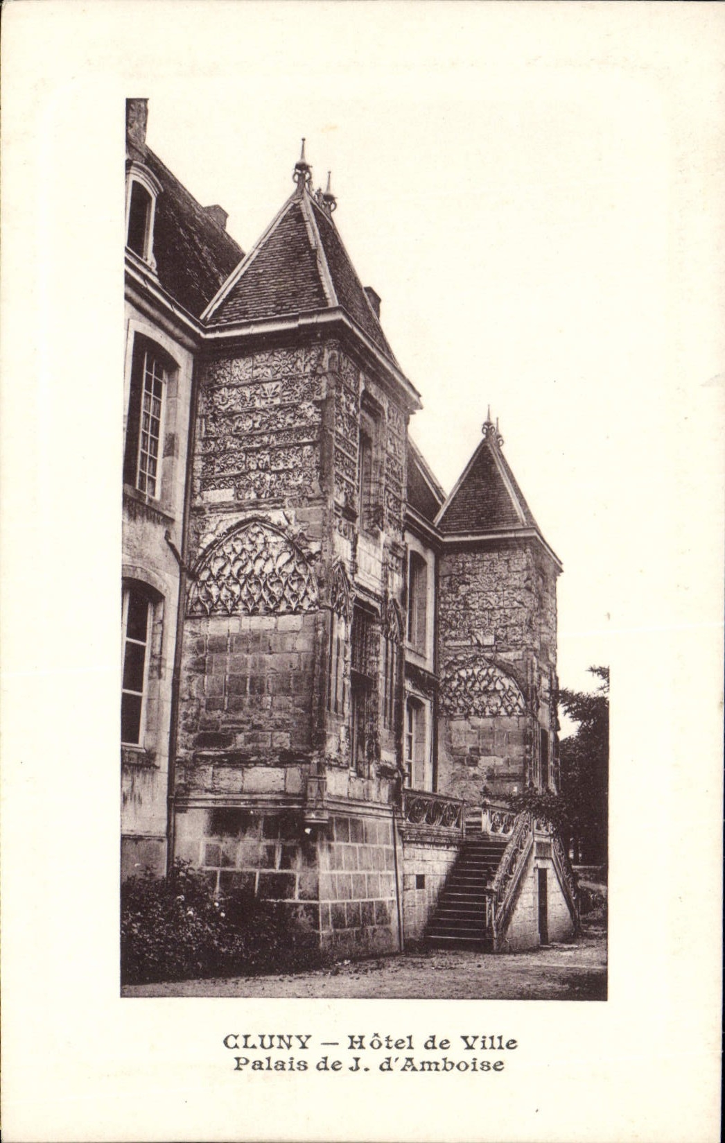 CPA Cluny Hotel de Ville Palai de J d'Amboise 
