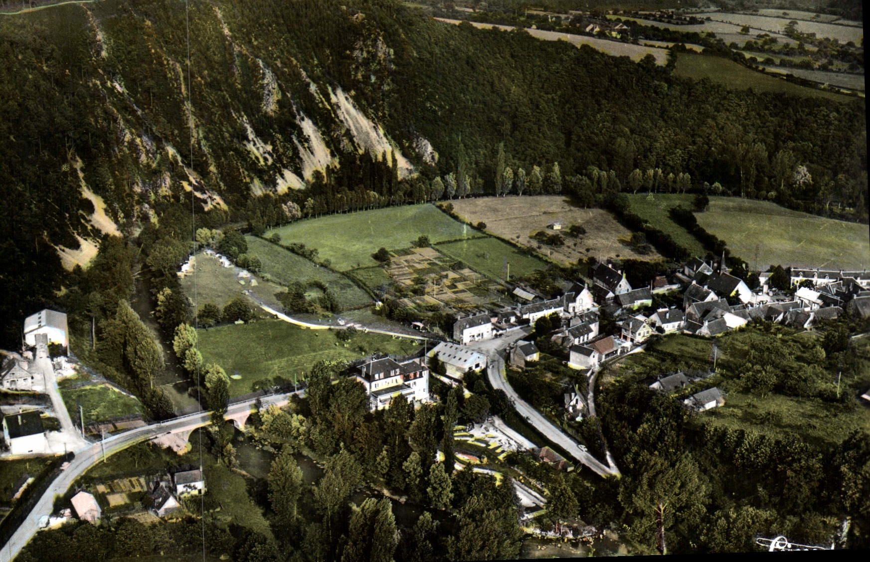 CPSM St Leonard des Bois Sarthe Le Touring Le Golf miniature Le camping Vue aerienne