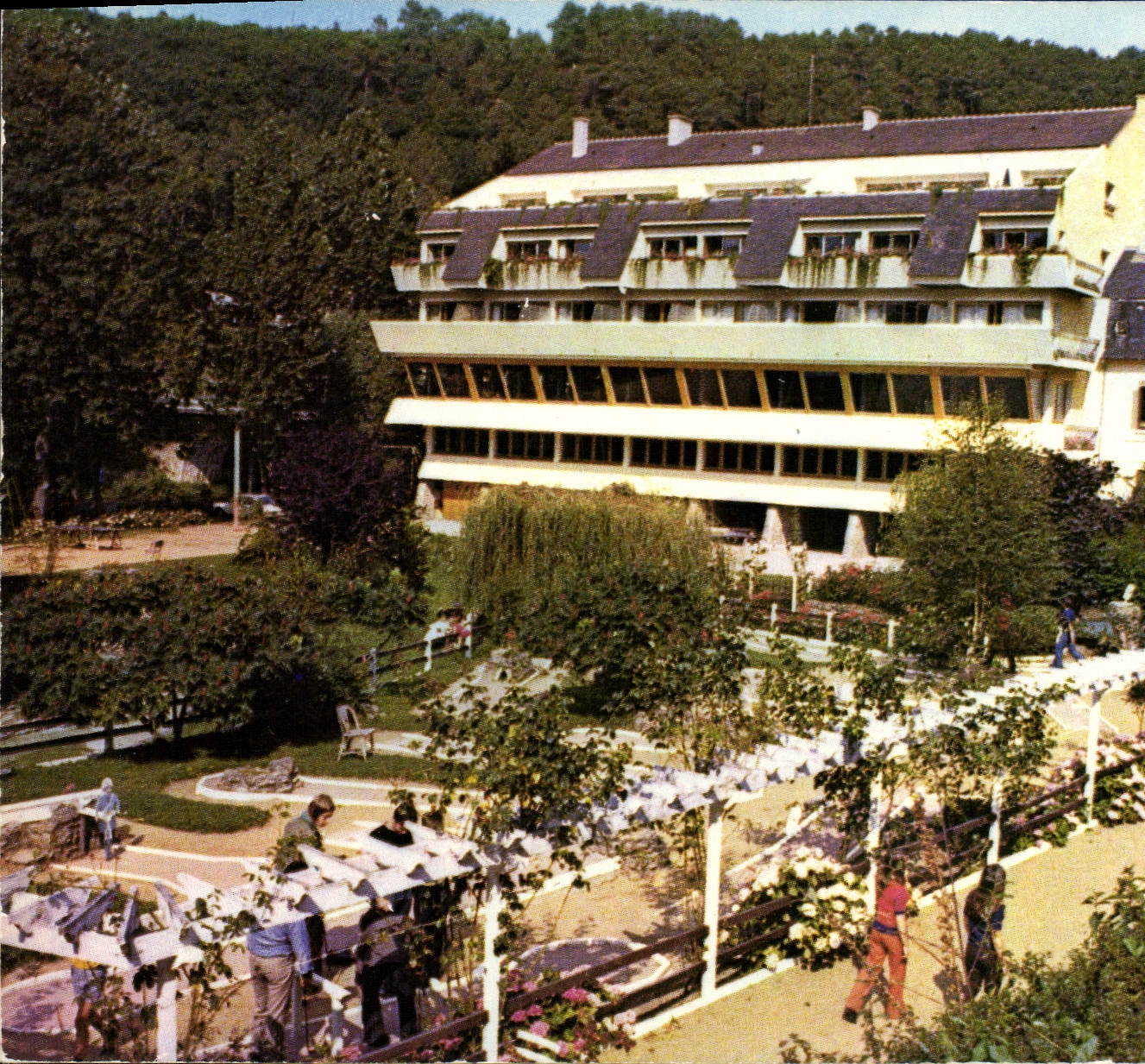 CPSM Les Alpes Mancelles St Leonard des Bois Sarthe Le golf miniature du touring Hotel