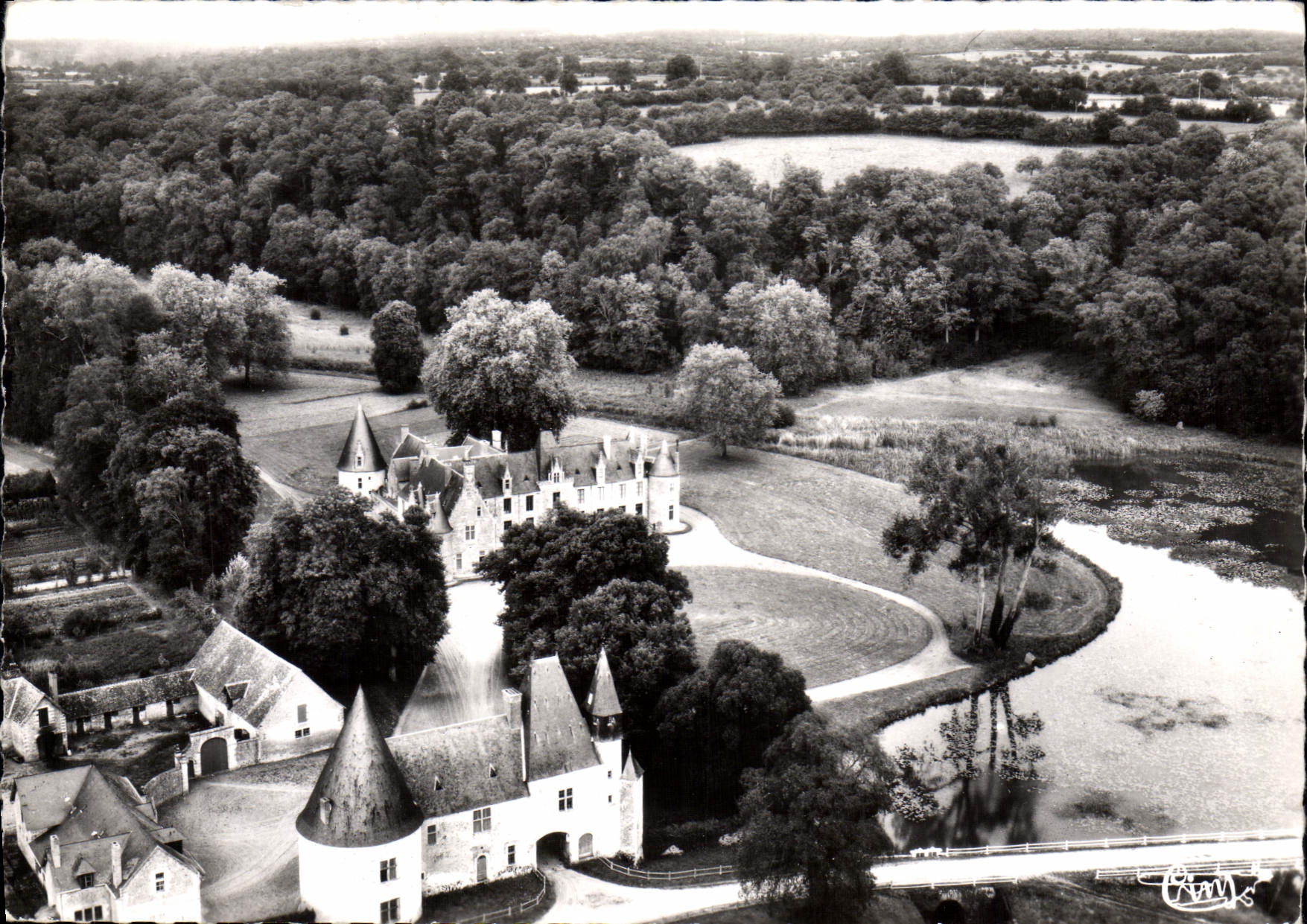 CPSM Tuffe Sarthe vue aerienne chateau de Cheronne