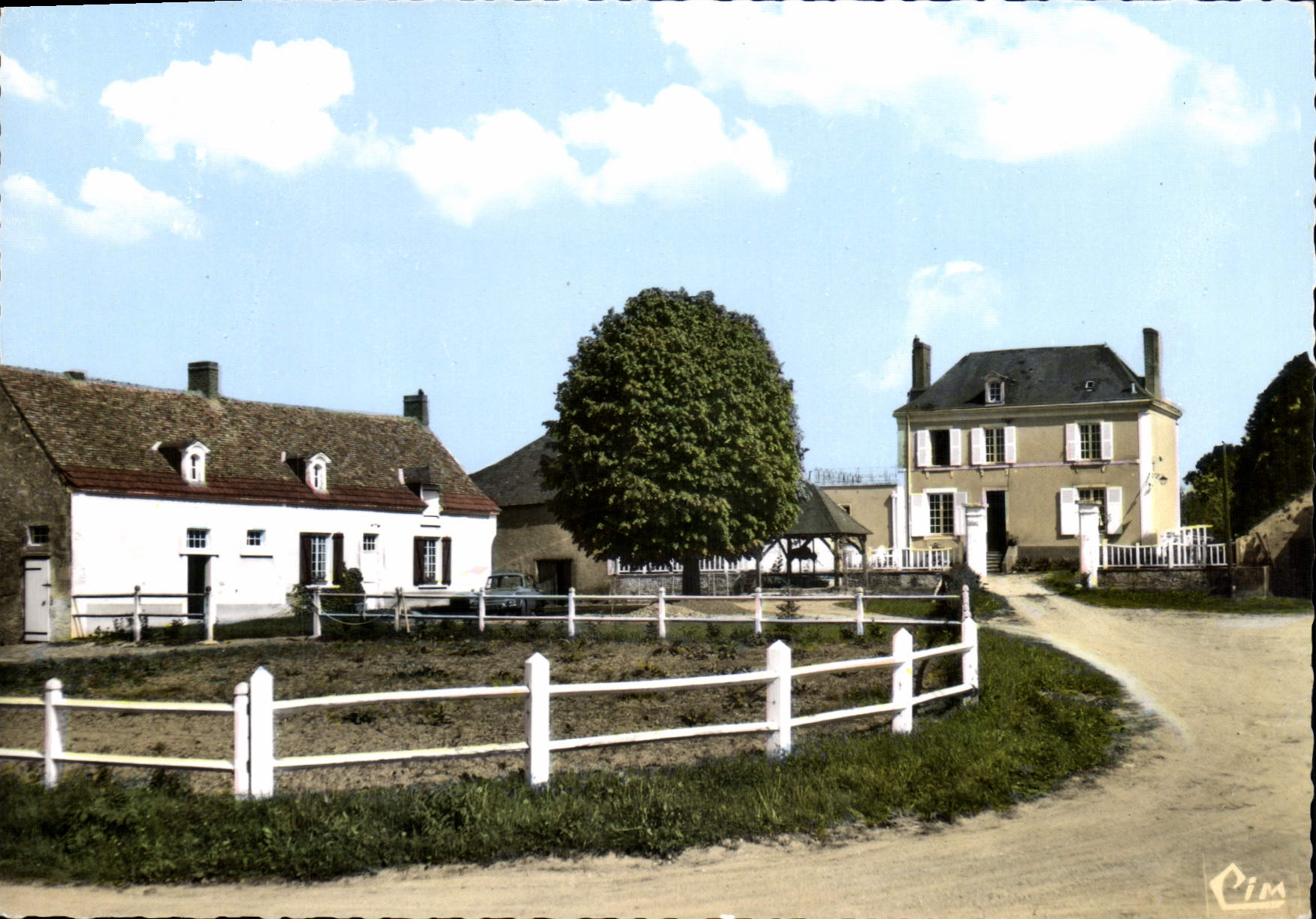 CPSM Yvre le Polin Sarthe chateau de la Briere 