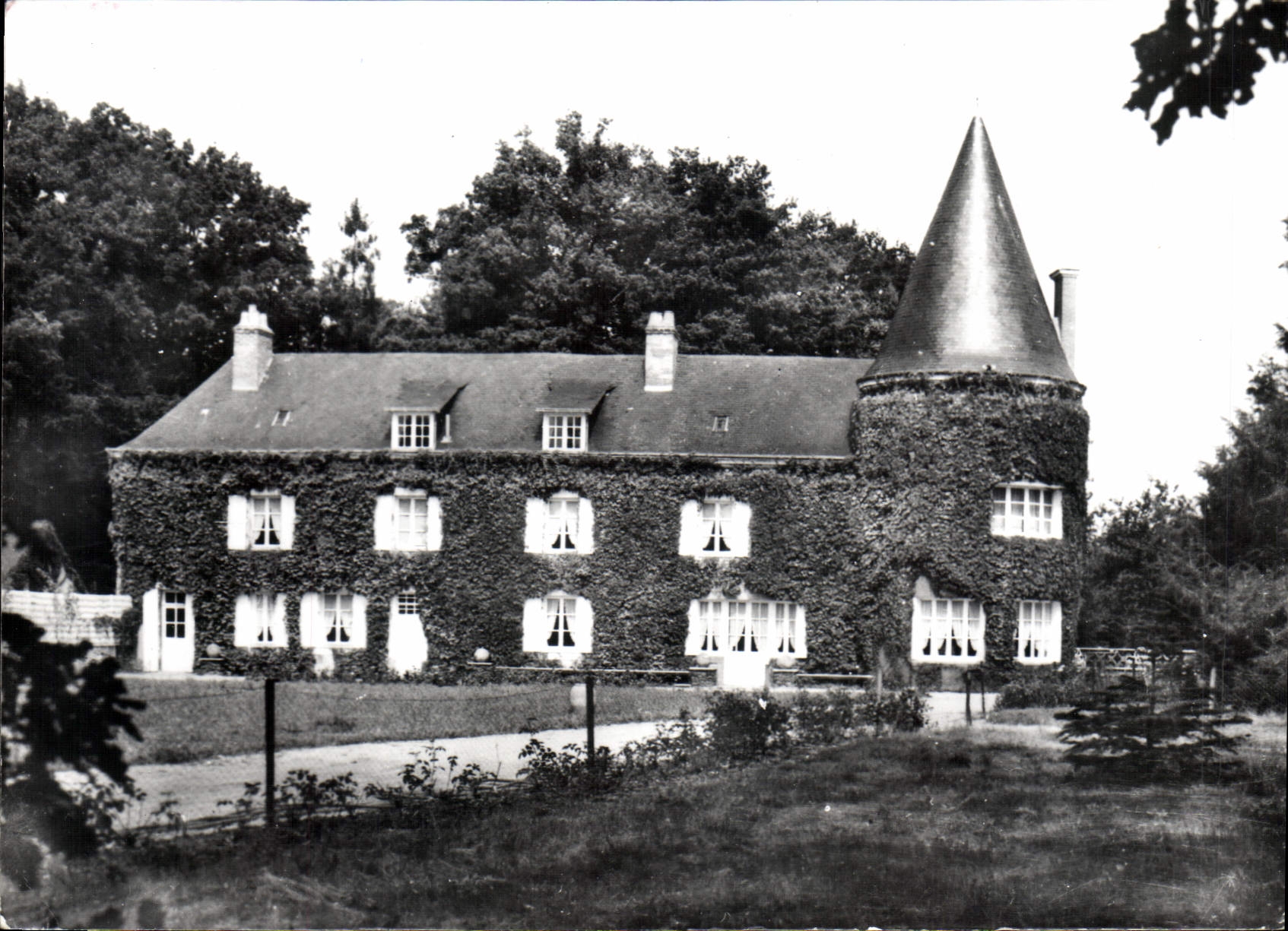 CPSM Yvre le Polin chateau de la Noirie 