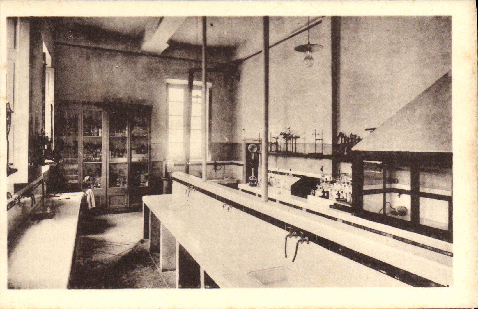 CPA Lycee national de garcons de Chambery Traveaux Pratiques de chimie 