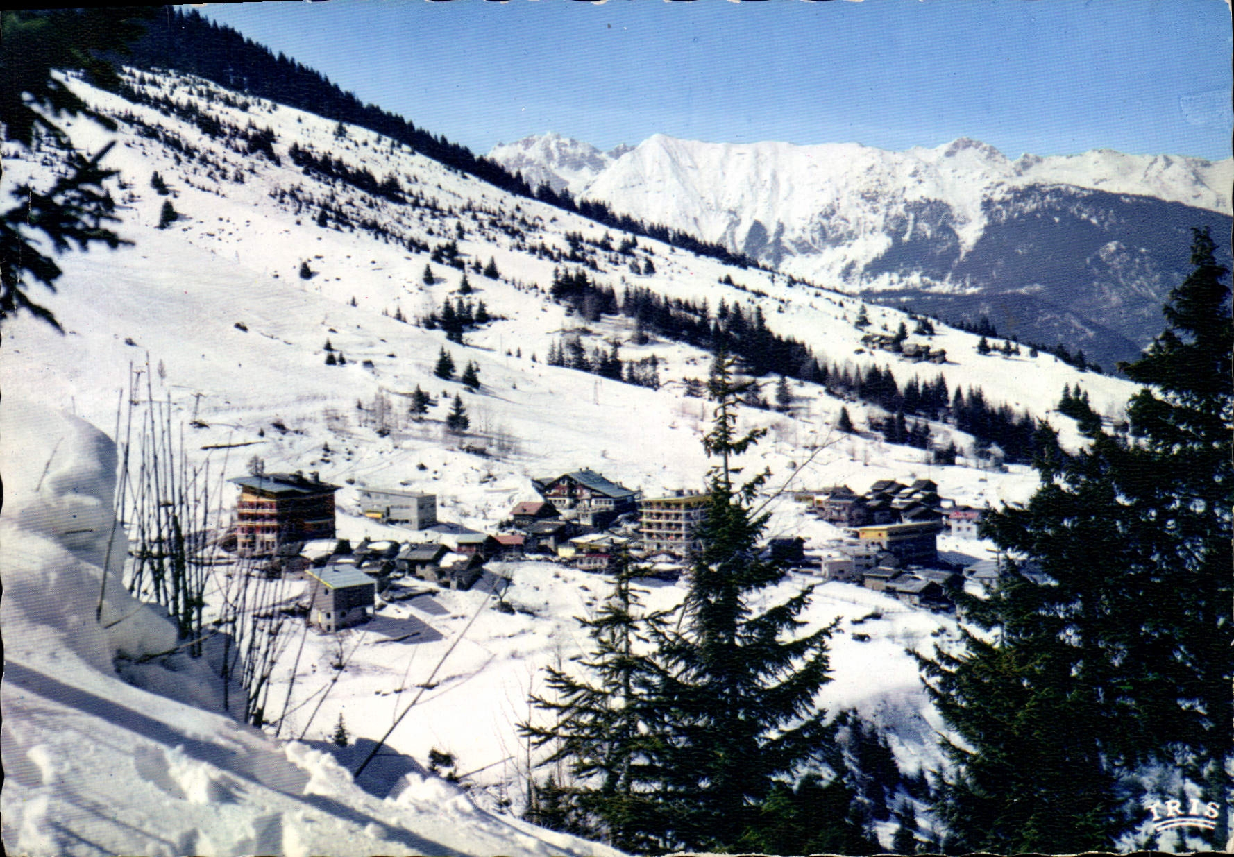 CPSM Courchevel l'ensemble de la Station et l'arrivee des Pistes 
