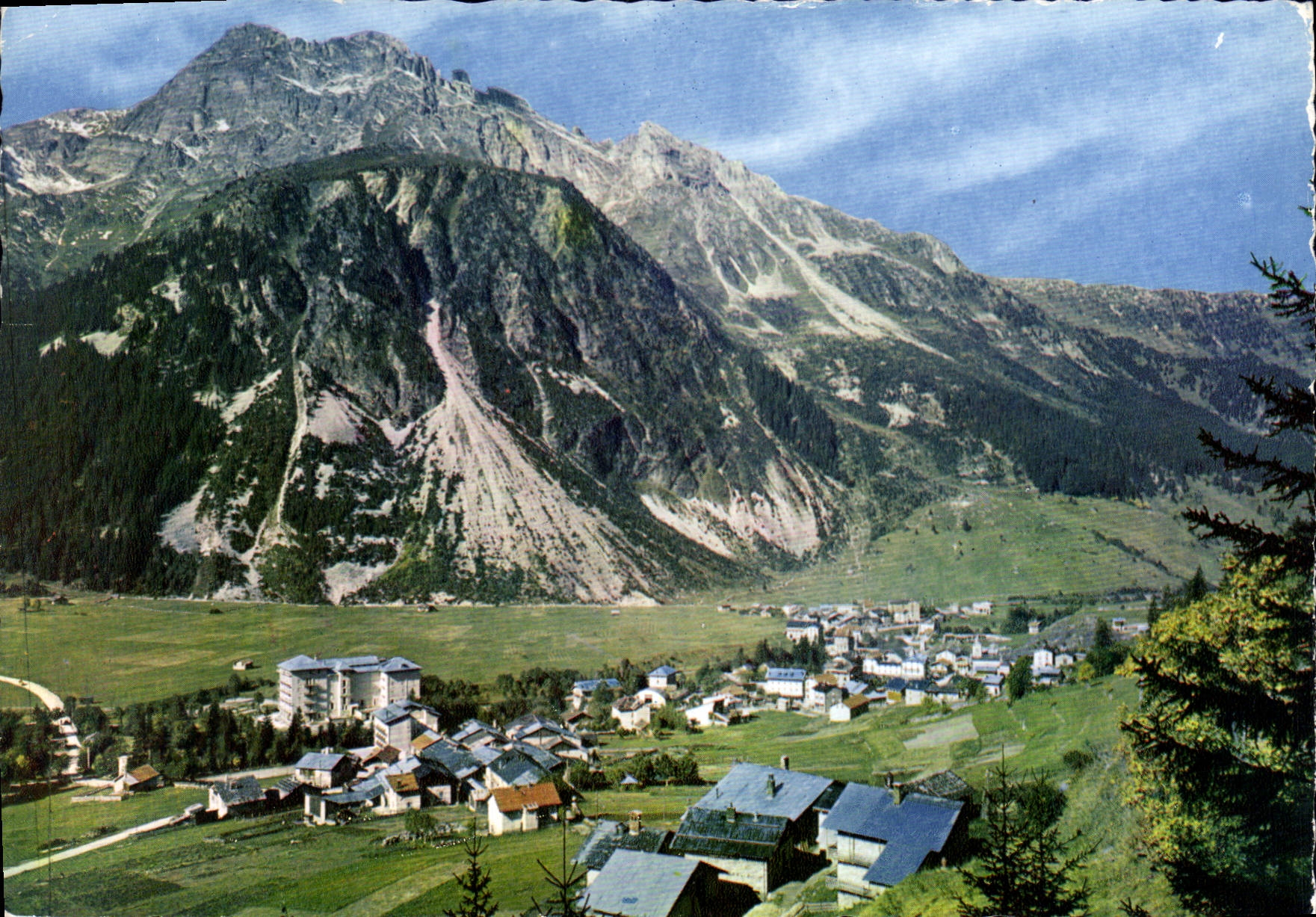 CPSM Pralognan la Vanoise Savoie vue generale et l'Aiguille de Mey 