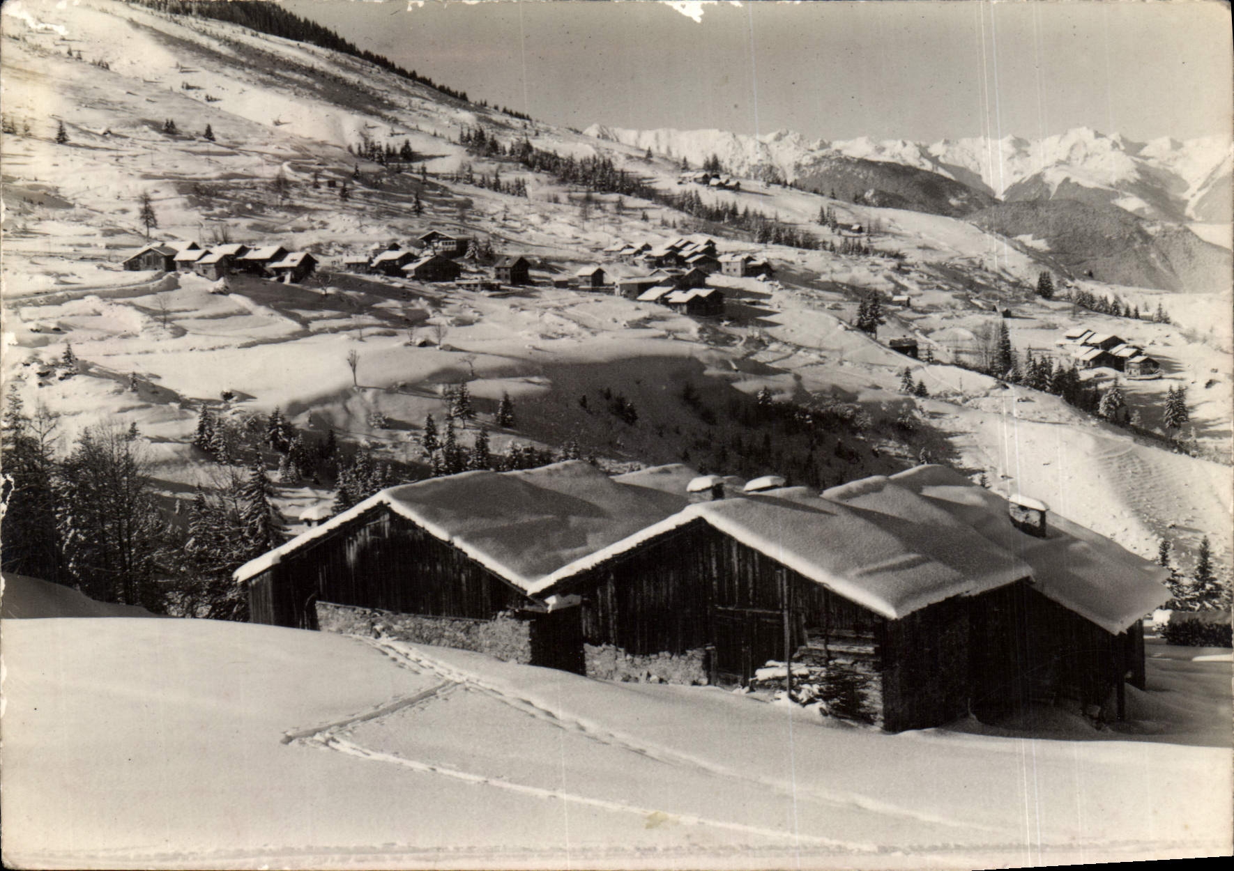 CPA En tarentaise Courchel vue generale 