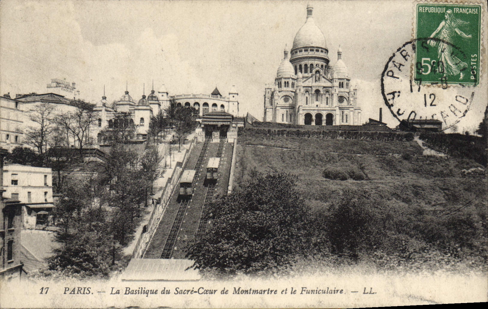 CPA Paris La Basilique du Sacre Coeur de Montmartre et la Funiculaire