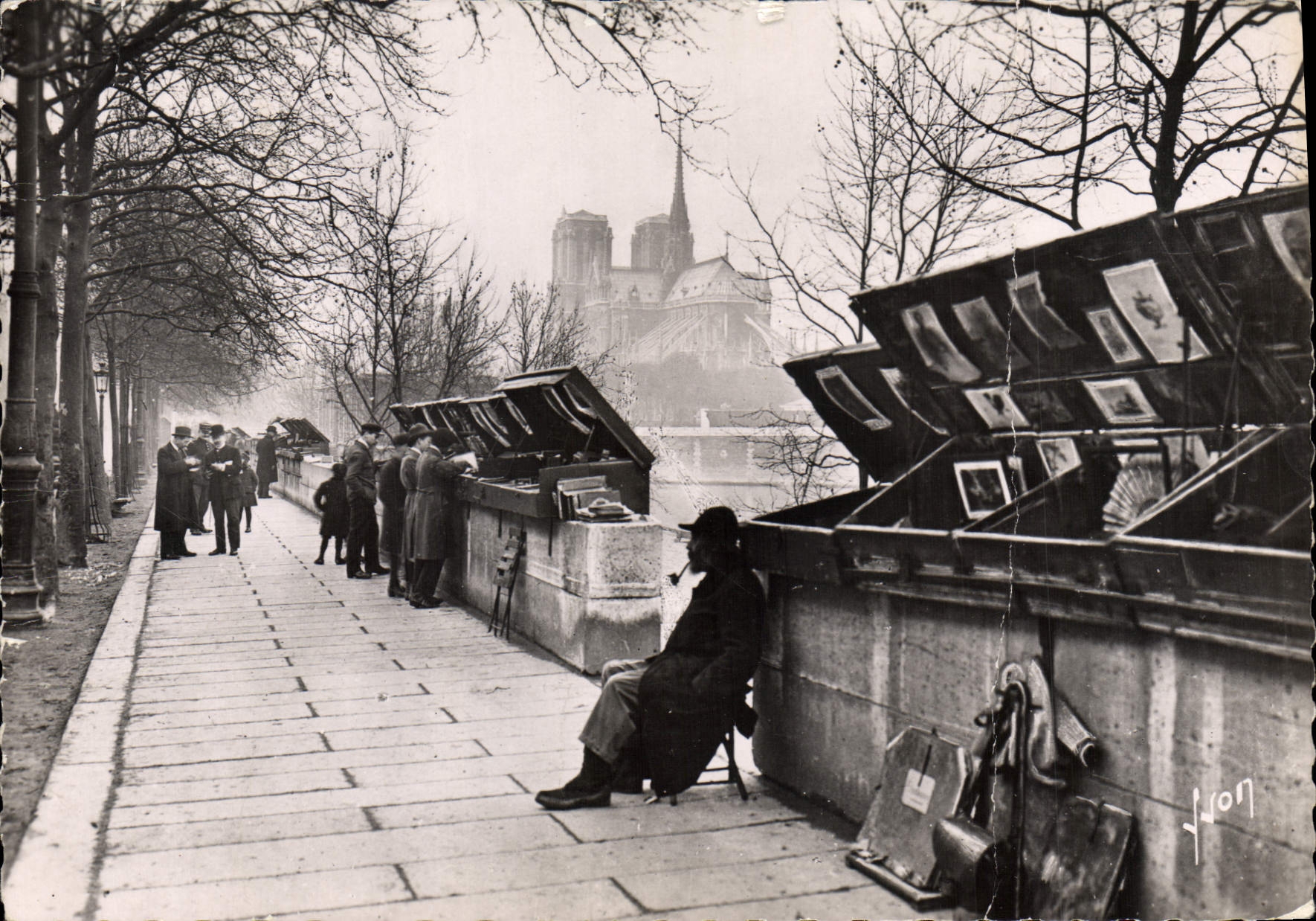 CPSM Paris En Flanant Les Bouquinistes du quai de la Tournelle