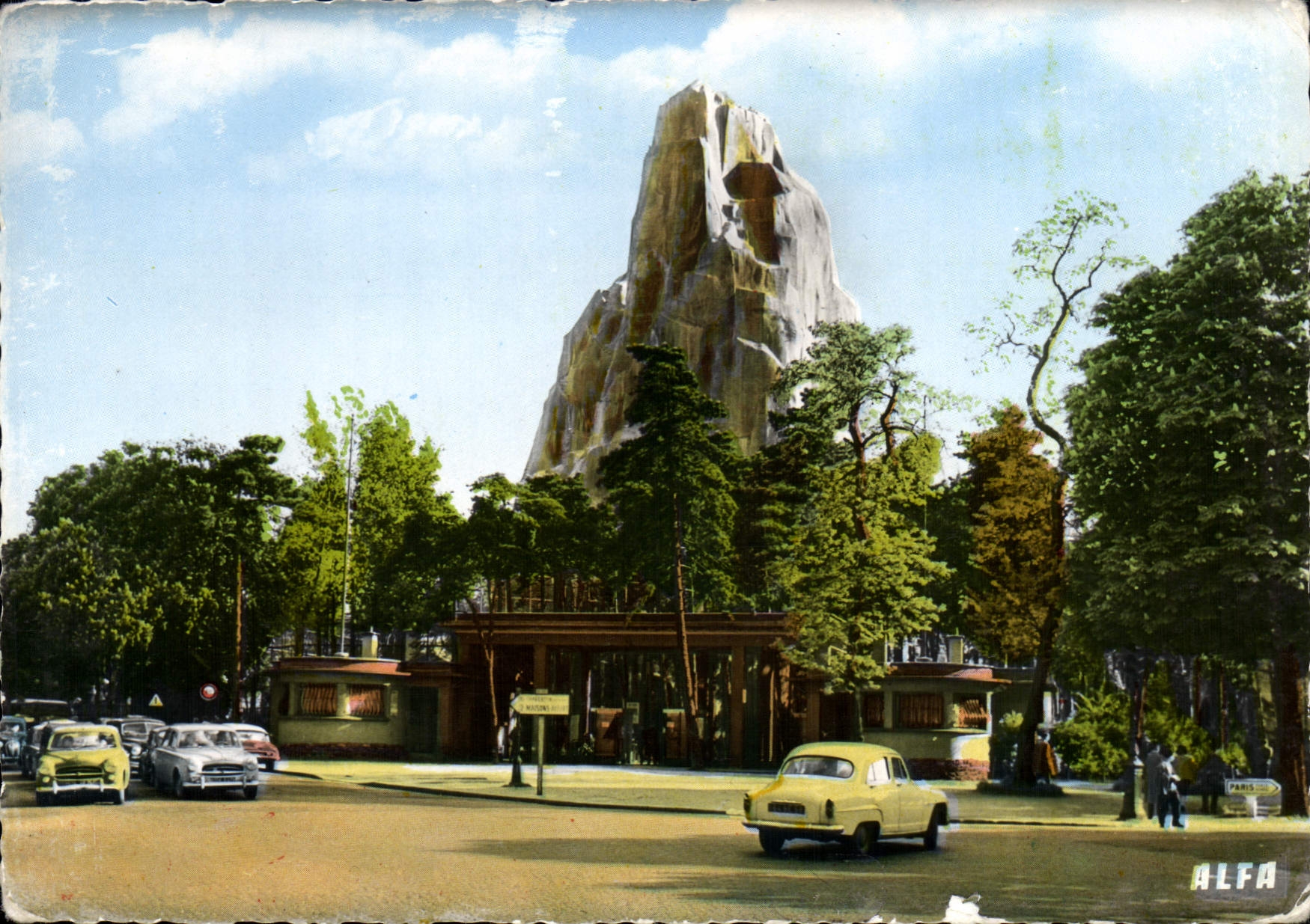 CPSM Le Bois de Vincennes Le Rocher du Parc Zoologique