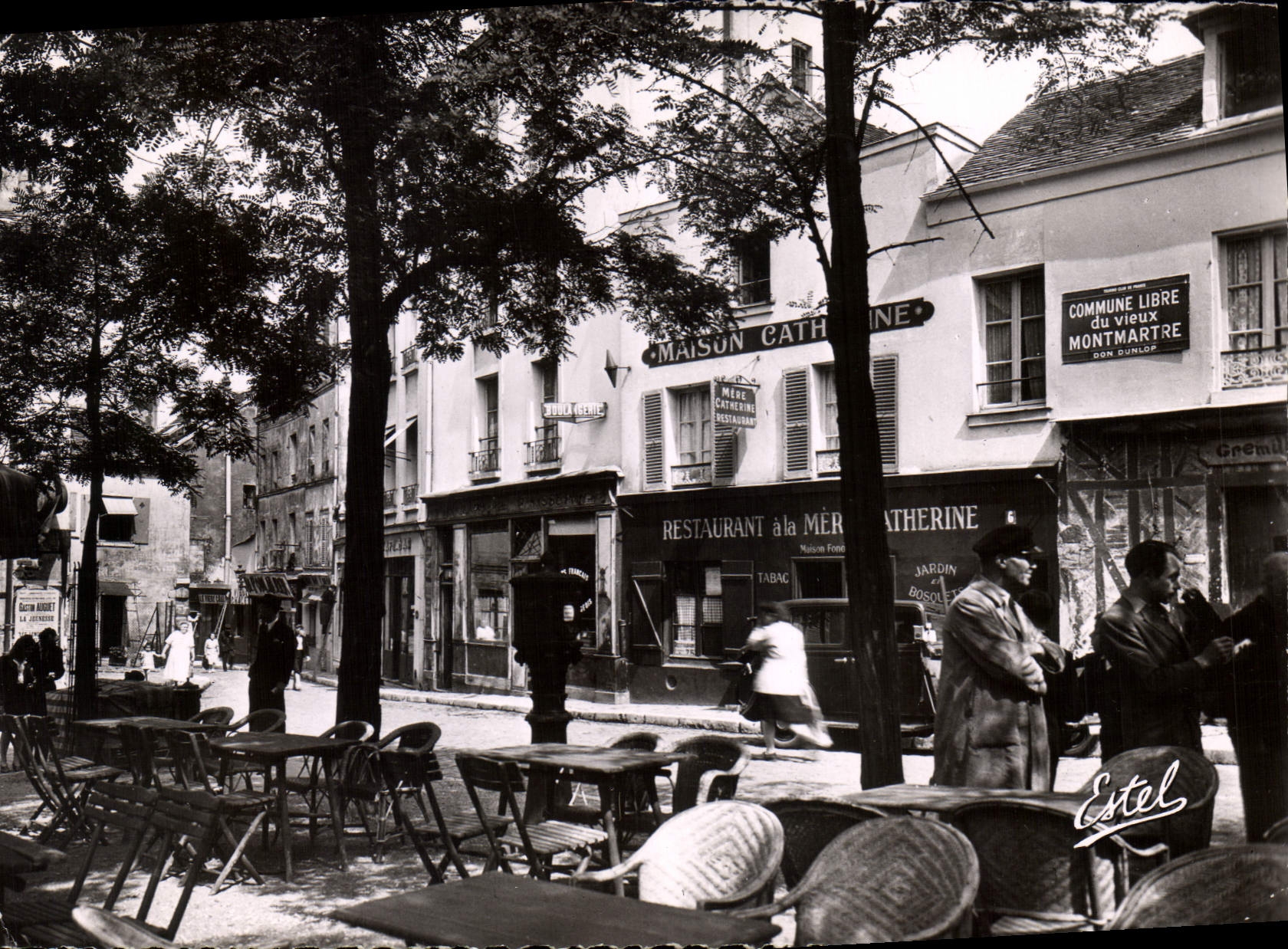 CPSM Paris Le vieux Montmarte La Place du Tertre