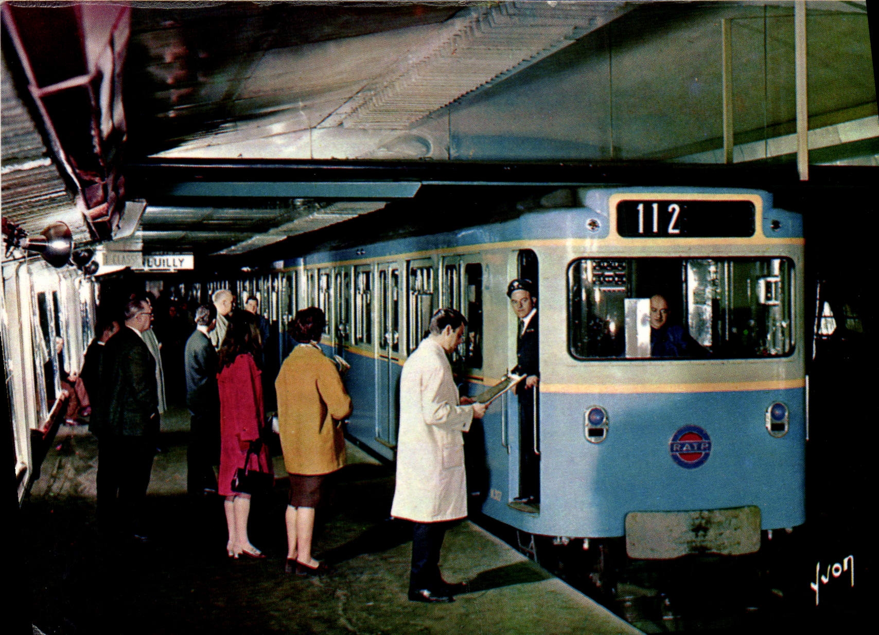 CPSM Paris Le Metro 