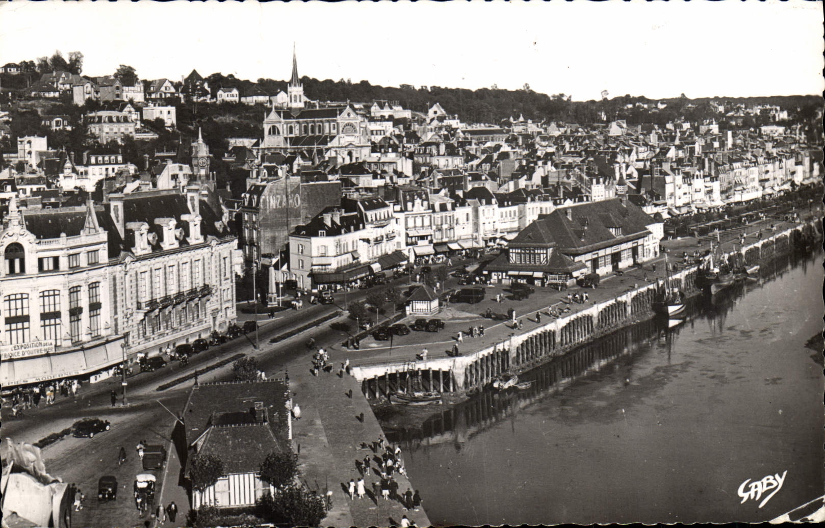 CPA Trouville Deauville Calvados Vue generale