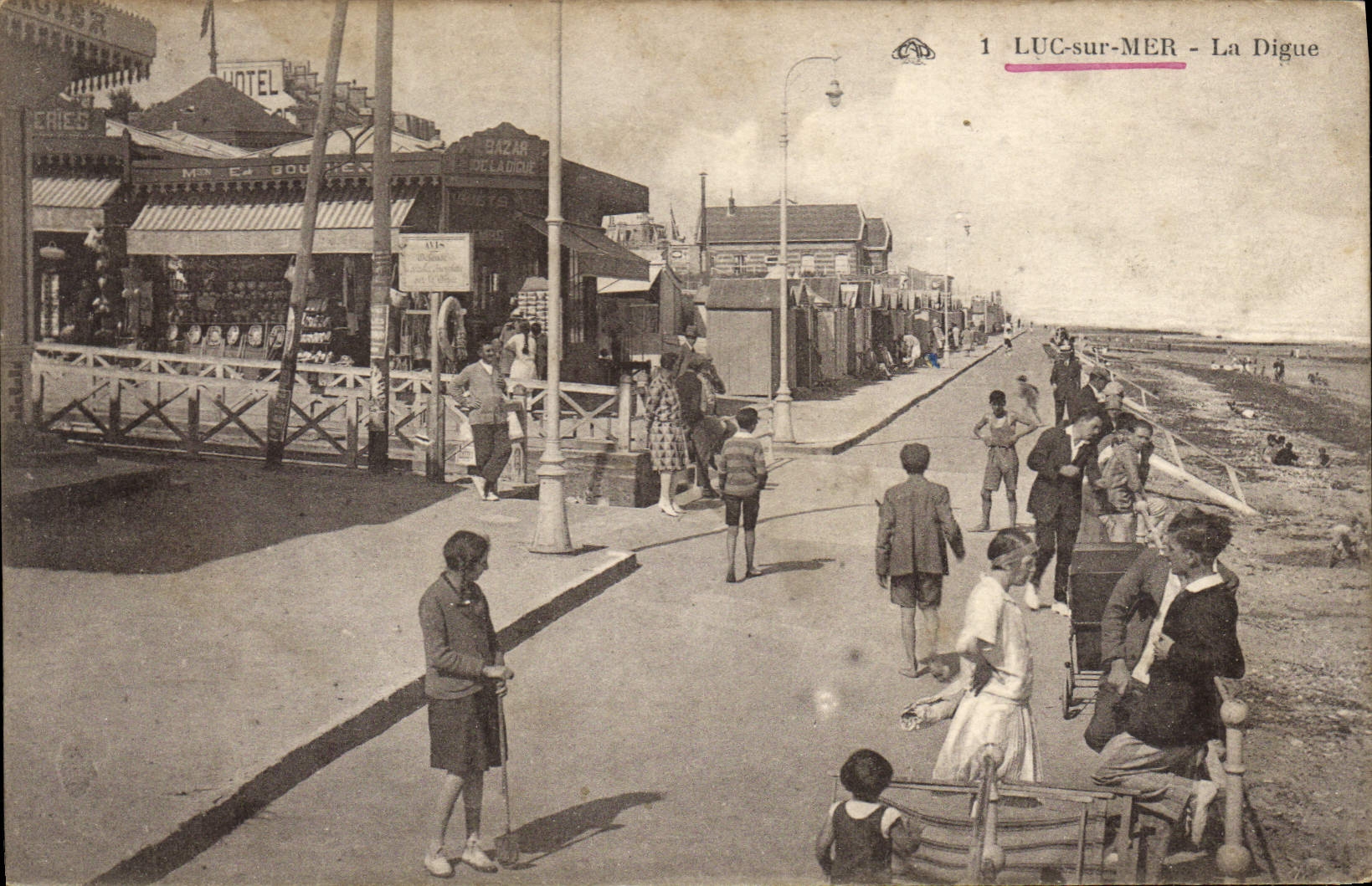 CPA Luc sur Mer La Digue 