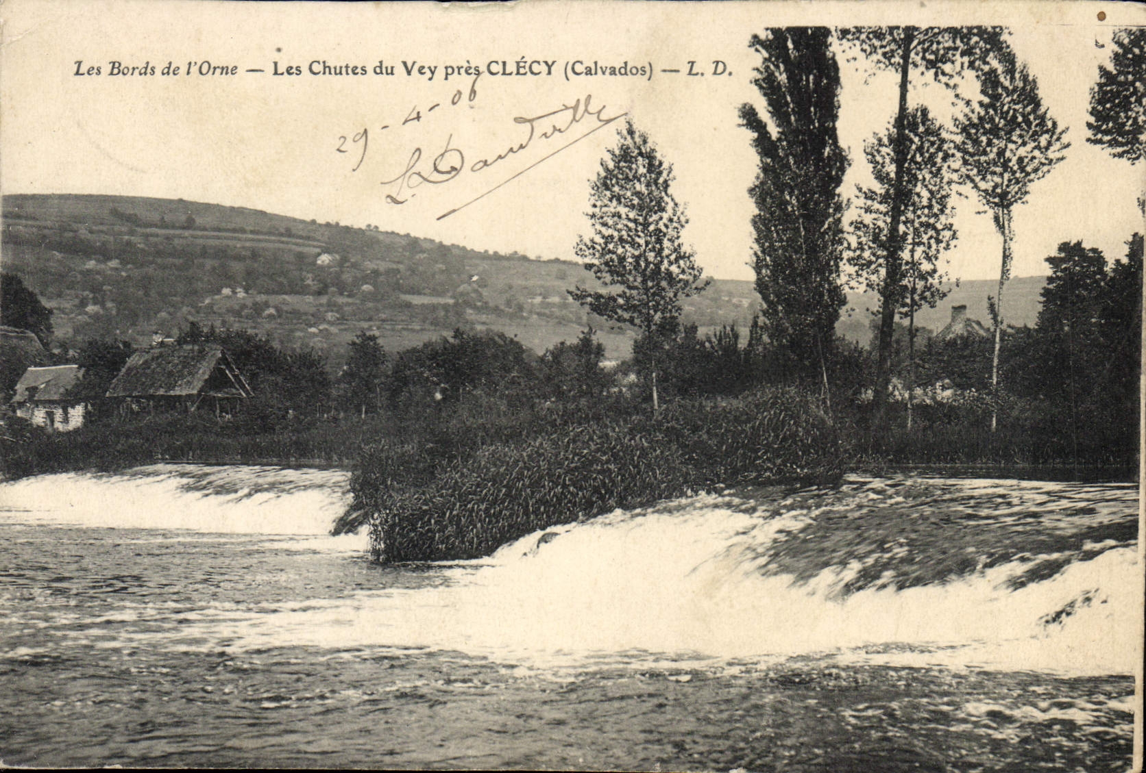 CPA Les Bords de l'Orne Les Chutes du Vey pres Clecy Calvados 