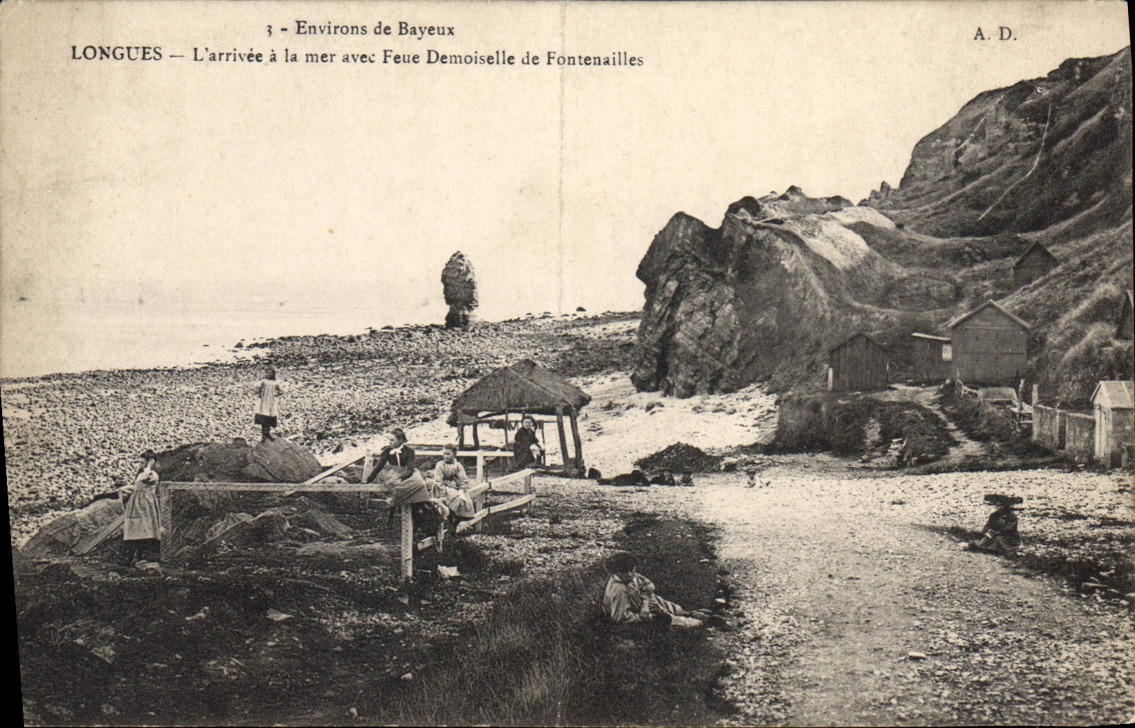 CPA Environs de Bayeux Longues L'Arrivee a la Mer avec Feue Demoiselle de Fontenailles