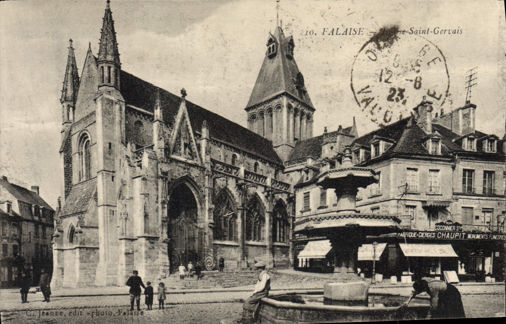 CPA Falaise Statue de St Gerrais 