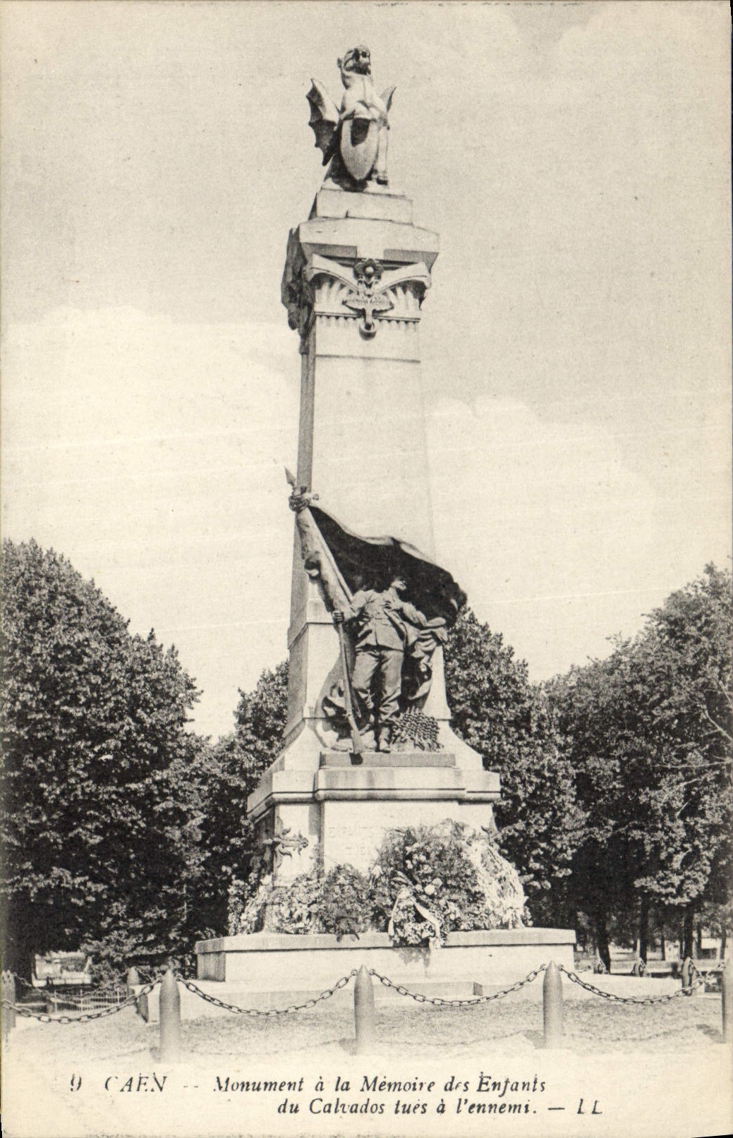 CPA Caen Monument a la Memoire des Enfants du Calvados tues a l'ennemi 