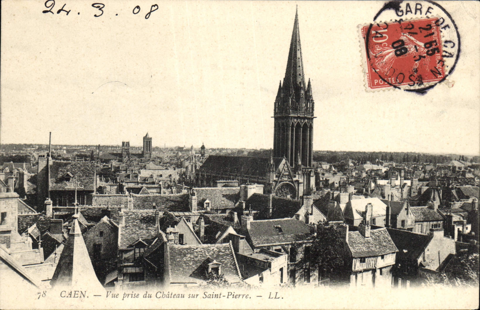 CPA Caen Vue prise du Chateau sur St Pierre 