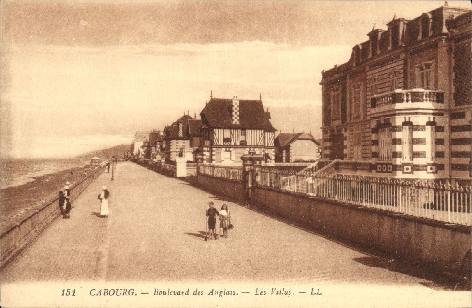CPA Cabourg Boulevard des Auglais Les Villas