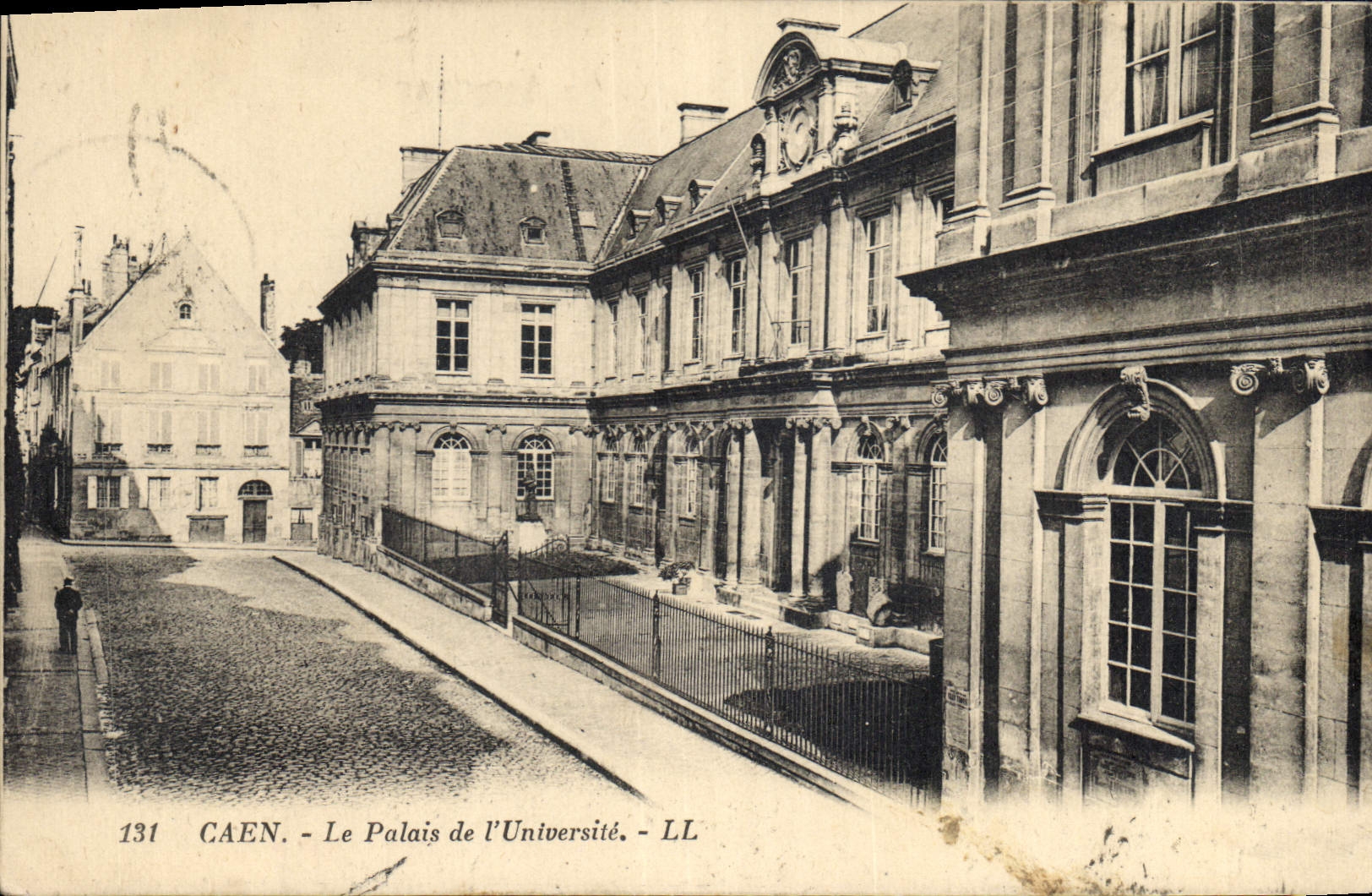 CPA Caen Le Palais de l'Universite 
