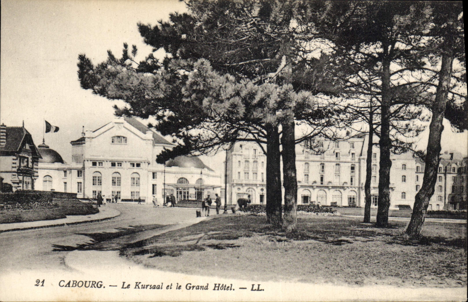 CPA Cabourg Le Kursaal et le Grand Hotel