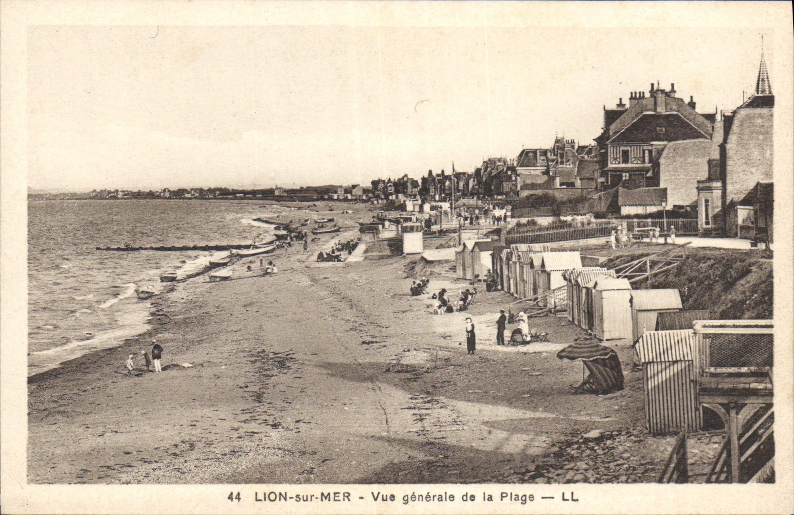 CPA Lion sur Mer Vue generale de la Plage 