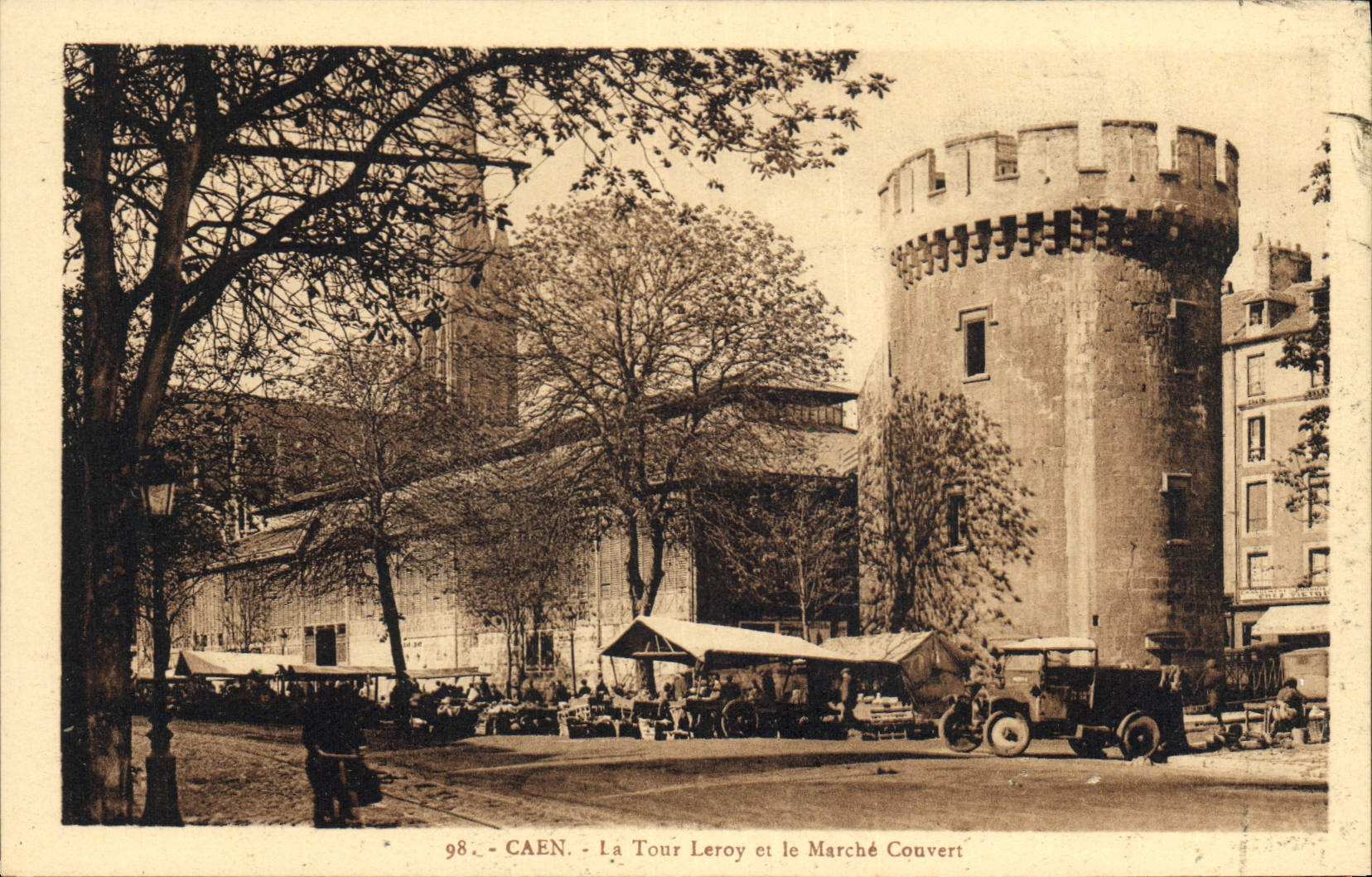 CPA Caen La Tour Leroy et le Marche Couvert 