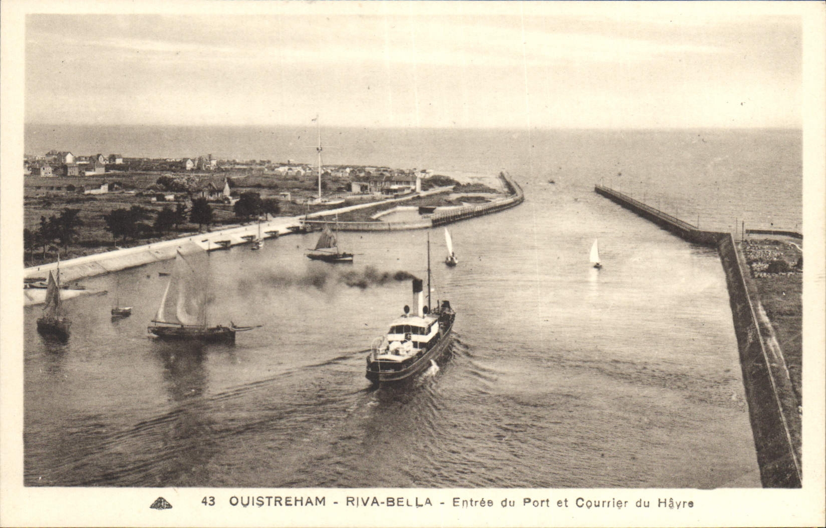 CPA Ouistreham Riva Bella Entree du Port et Courrier du Havre