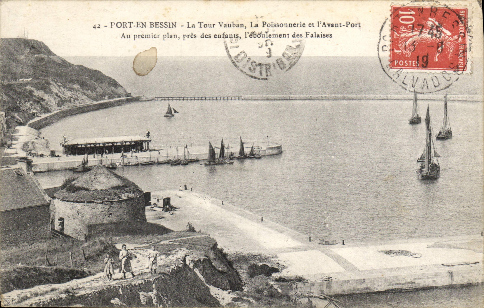 CPA Port en Bessin La Tour Vauban 
