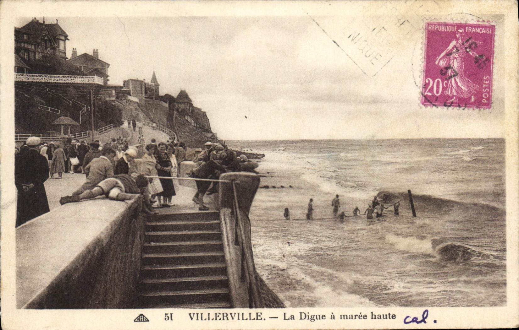 CPA Villerville La Digue a maree haute